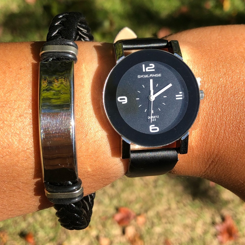 Beautiful Classic Black Band Watch